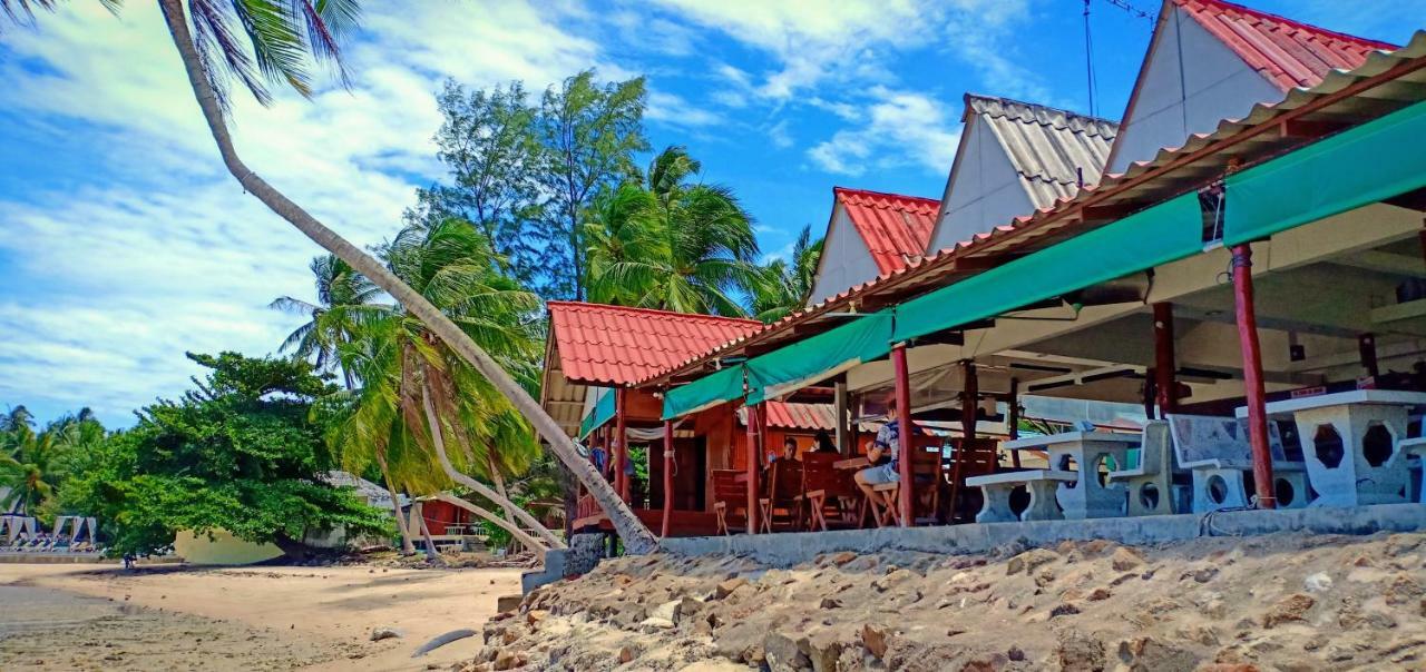 One More Night Beach Resort Baan Khai Exterior photo